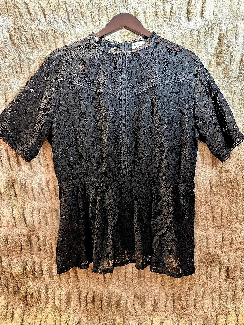 Tobriel Black Floral Lace Blouse Size 2XL Like New